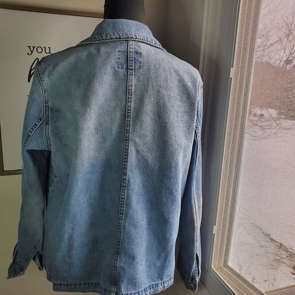 Old Navy Jean Jacket, Distressed with Pocket Blocking Size Large - Picture 9 of 11